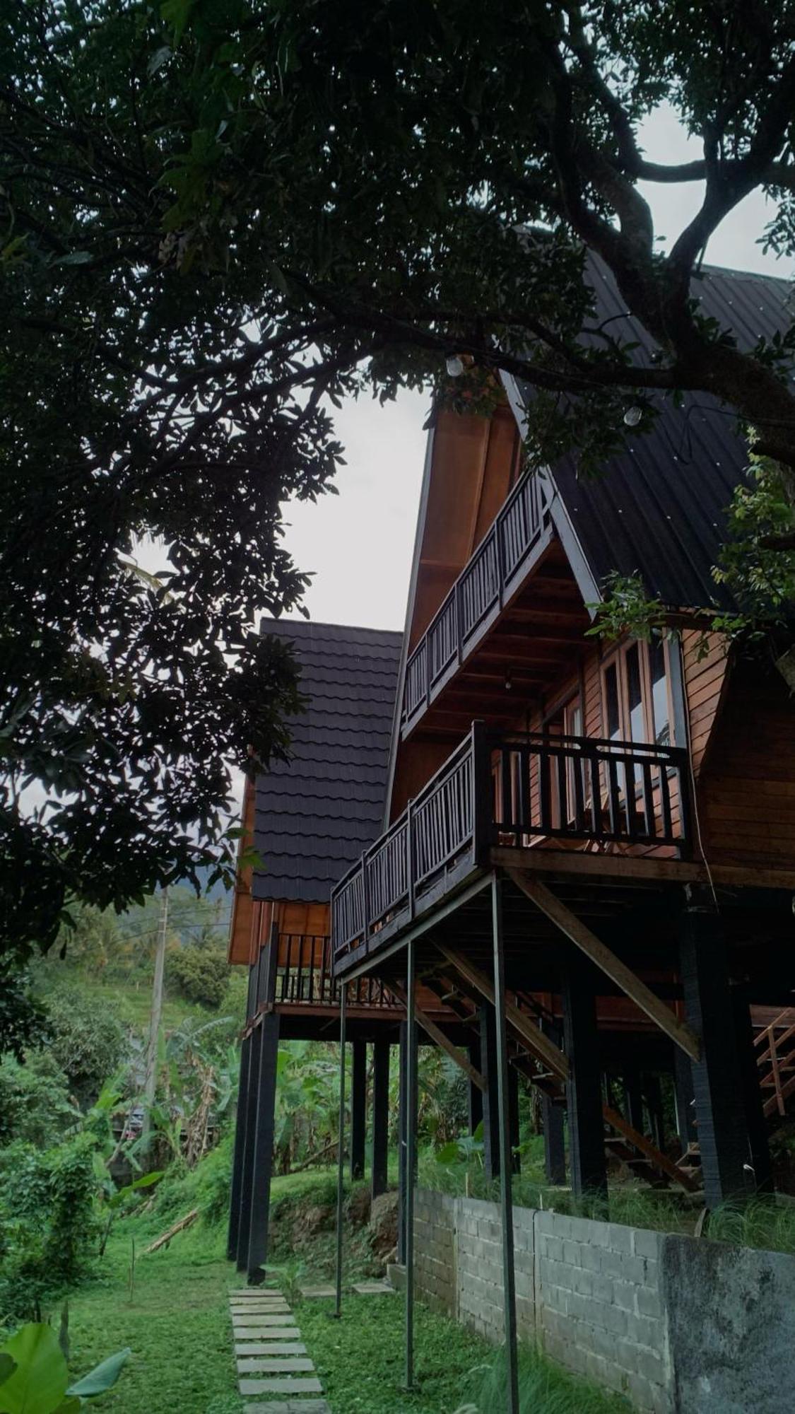 Alaya Villa Bandungan Exterior photo
